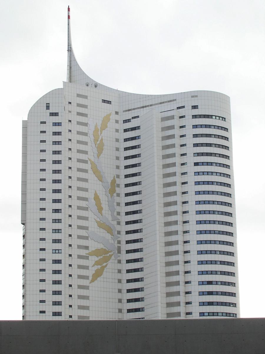 Neue Donau Building 