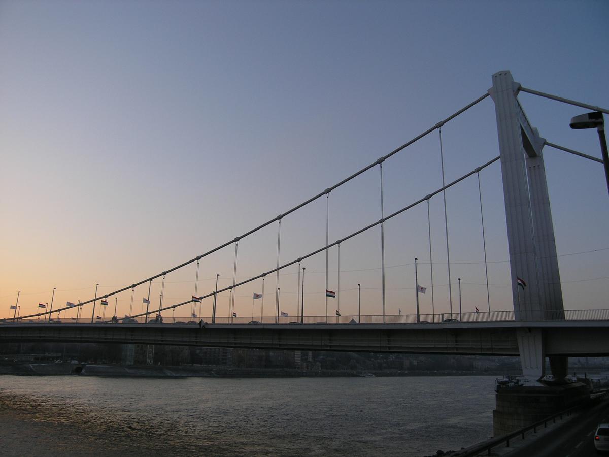 Elisabethbrücke (Erzsébet hid), Budapest 