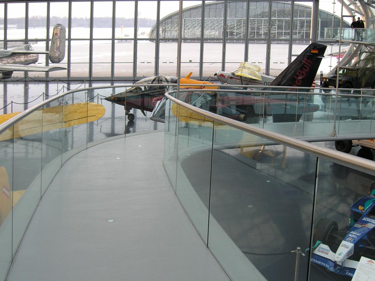 Hangar-7 und Hangar-8, Salzburg Airport 