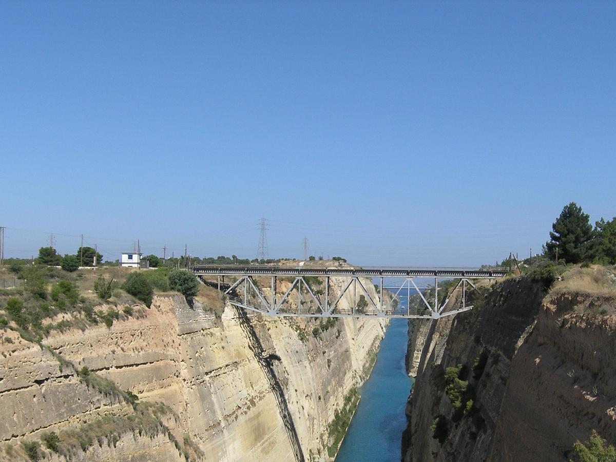 Pont ferroviaire sur le canal de Corinthe 