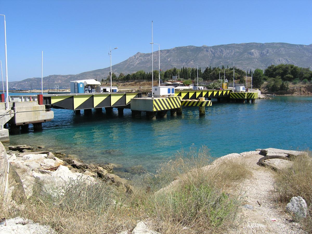 Pont submersible d'Achia Diolkos 