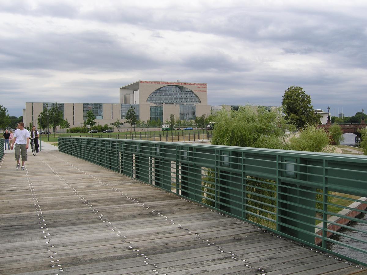 Gustav Heinemann Bridge, Berlin 