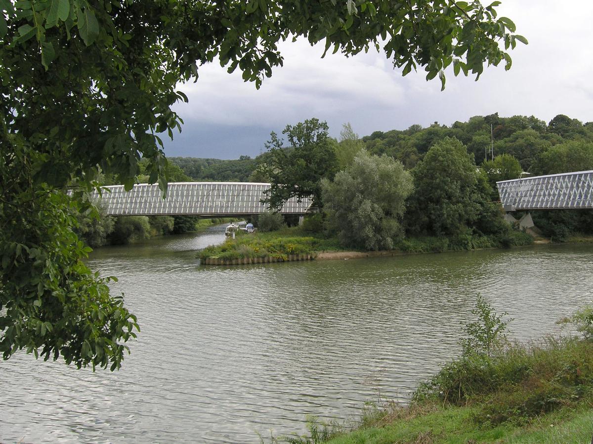 Neckarbrücke Neckarrems-Neckargröningen 