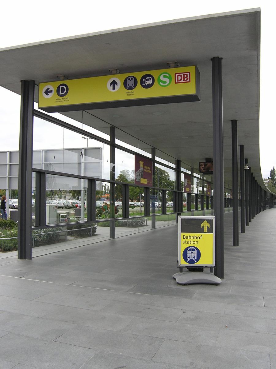 Aéroport Berlin-Schönefeld 