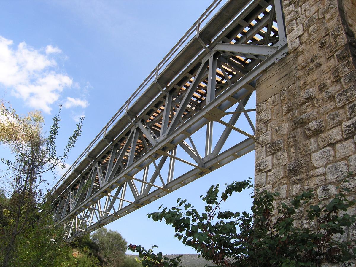 Achladocambos Viadukt, Griechenland (zwischen Andritsa und Lerna) 