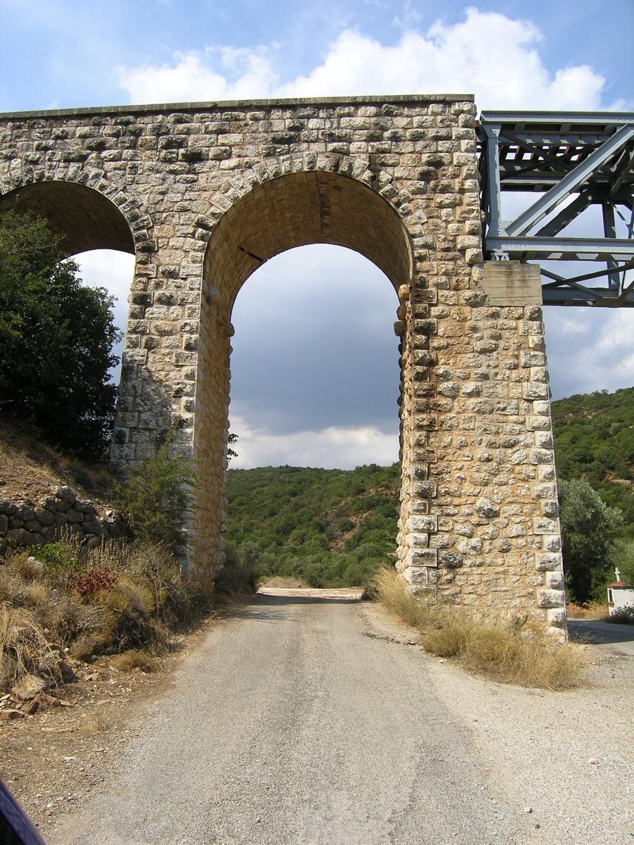 Achladocambos Viadukt, Griechenland (zwischen Andritsa und Lerna) 