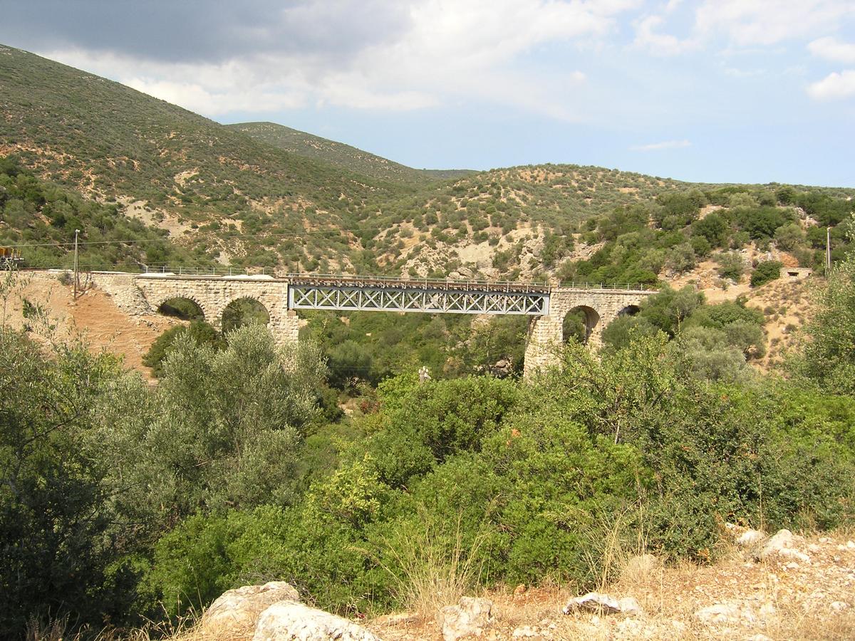 Achladocambos Viadukt, Griechenland (bei Lerna) 