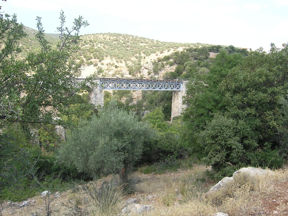 Achladocambos Viadukt, Griechenland (bei Lerna) 