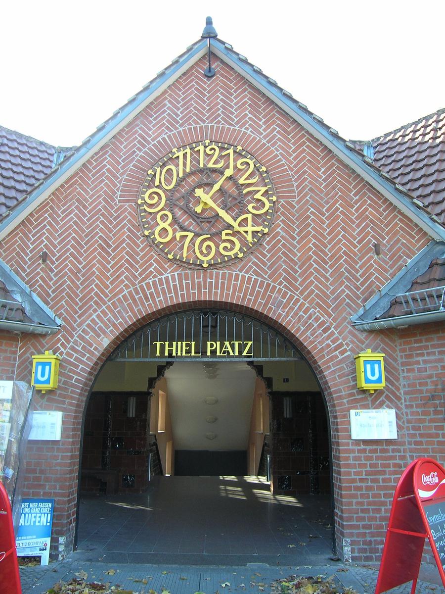 U 3 - Gare de métro Thielplatz à Berlin 