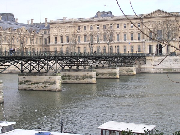 File:Louvre Pont des Arts.jpg - Wikipedia