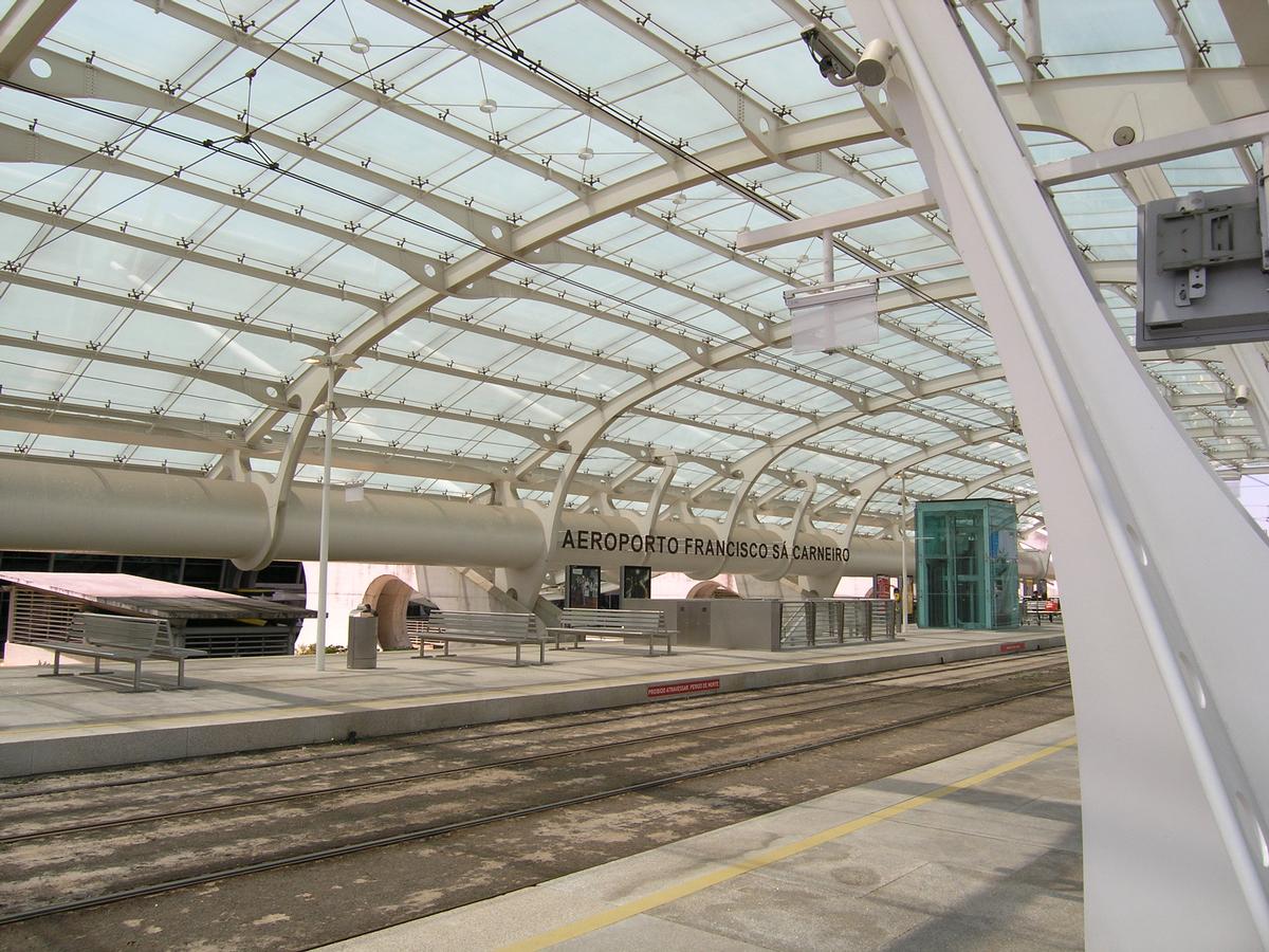 Aeroporto Francisco Sá Carneiro Metro Station 