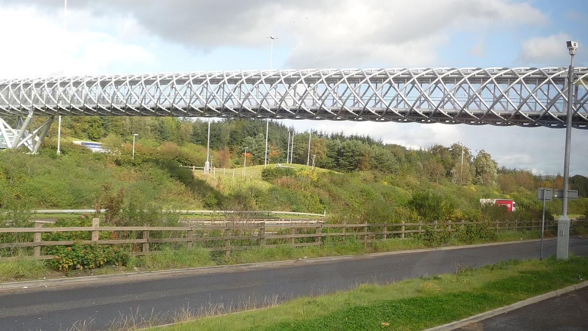 M8 Harthill footbridge, Schottland 