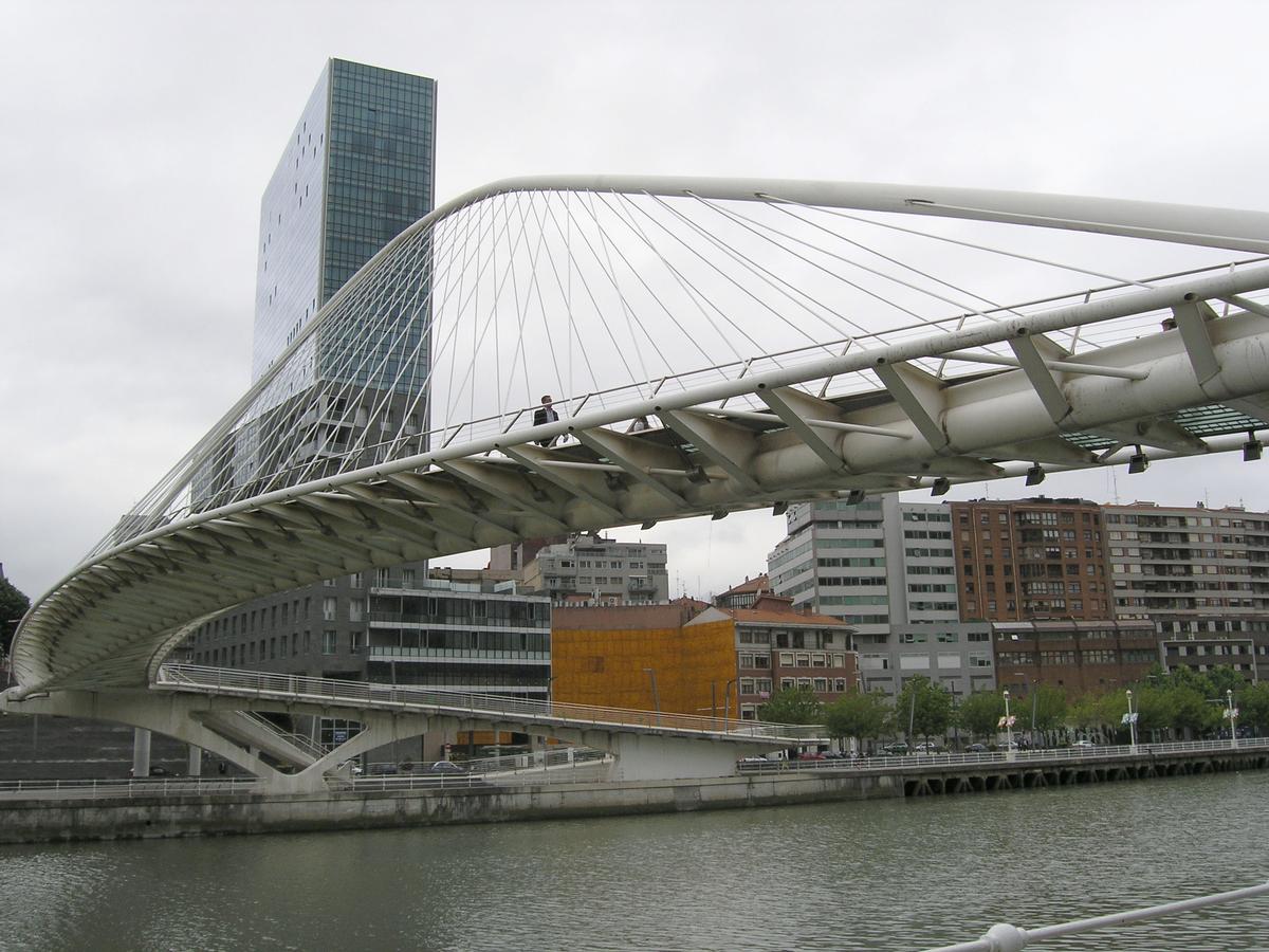 Zubi Zuri Brücke, Bilbao, Spanien 