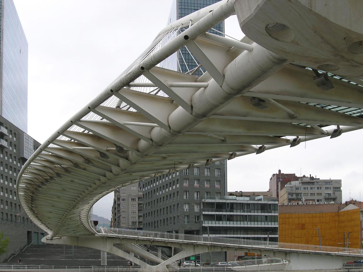 Zubi Zuri Brücke, Bilbao, Spanien 