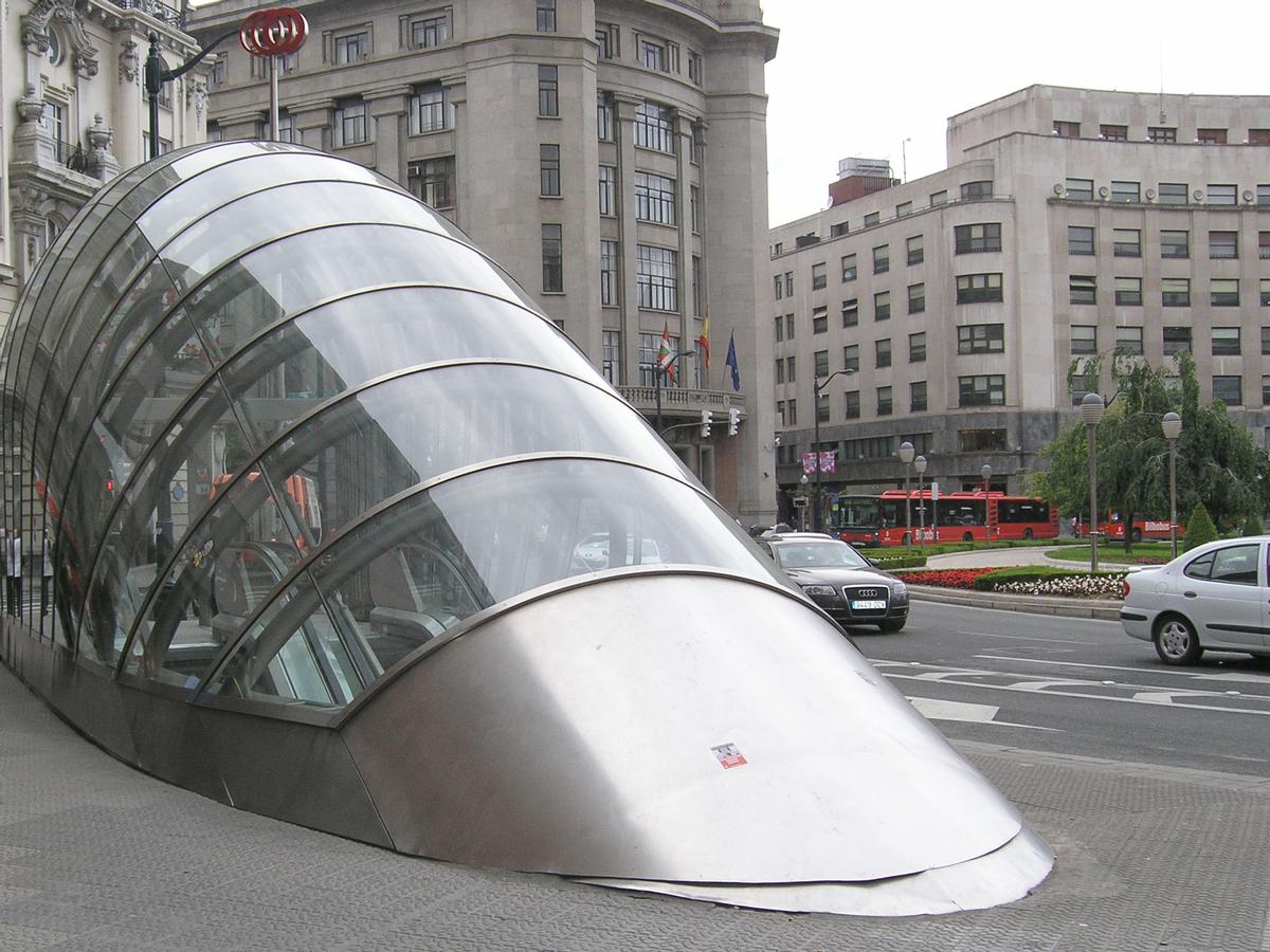 Metro Station Plaza Moyúa, Bilbao (Fosterito) 