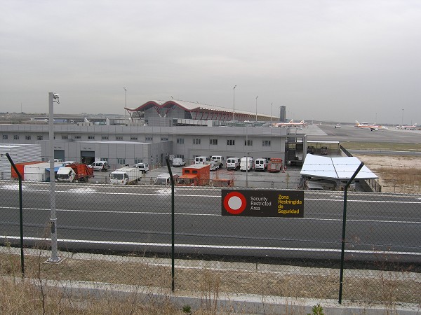 Aéroport international de Madrid Barajas – Aérogare 4 de l'aéroport de Madrid-Barajas 