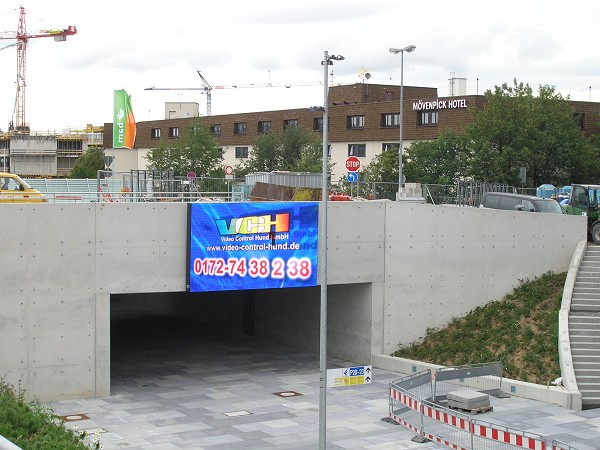 Overpass across the Flughafenrandstraße at Stuttgart Airport 