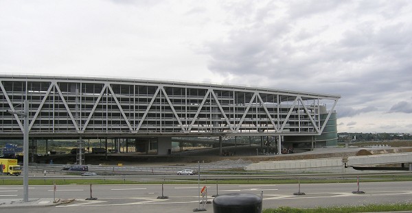 Brückenparkhaus, Neue Messe Stuttgart 