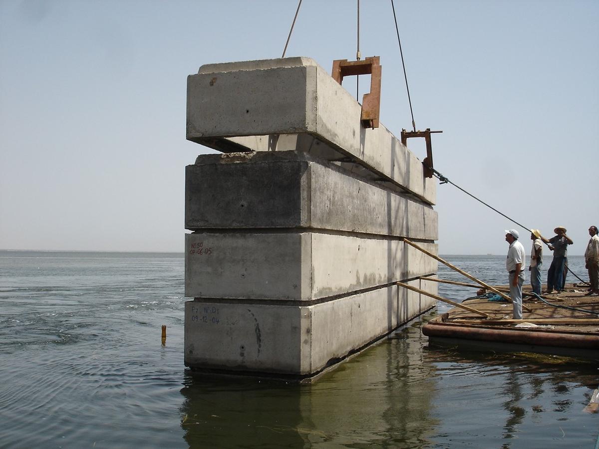 Neue Brücke am El-Kantara-Damm zur Insel Djerba 