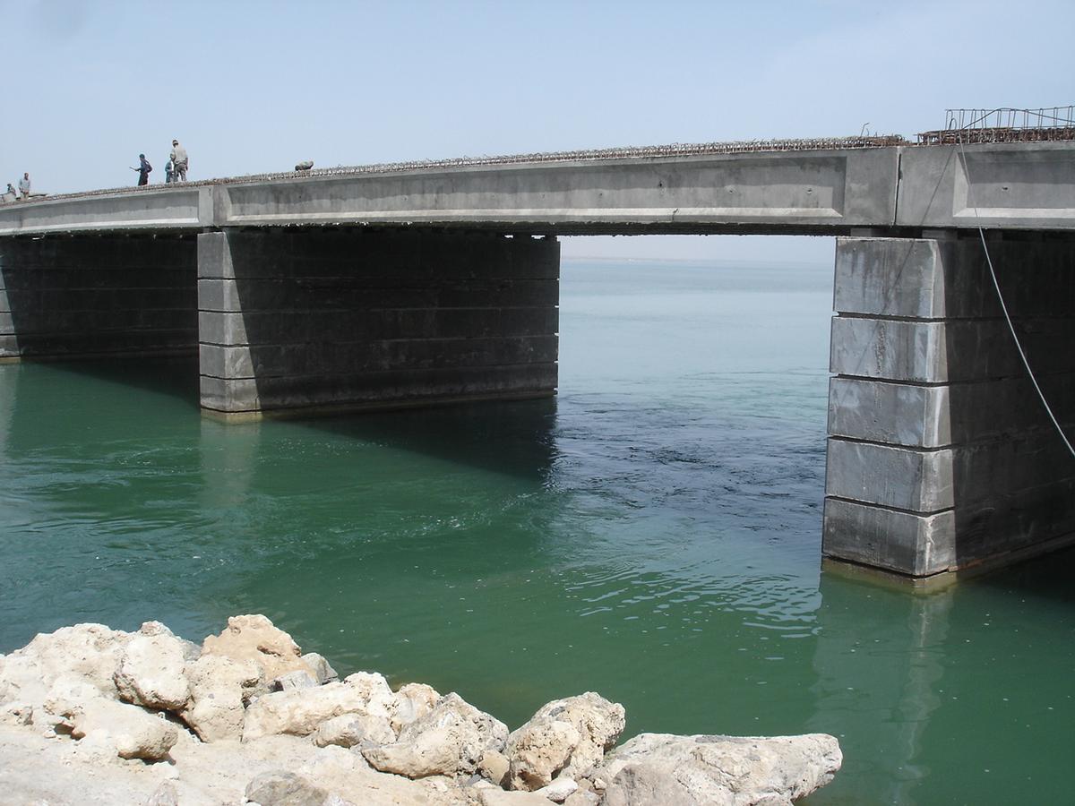 Neue Brücke für die Strasse zur Insel Djerba 