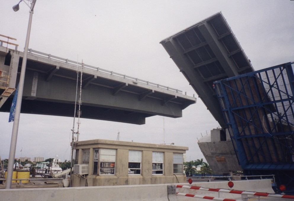 17th Street Causeway Bridge, en construction 