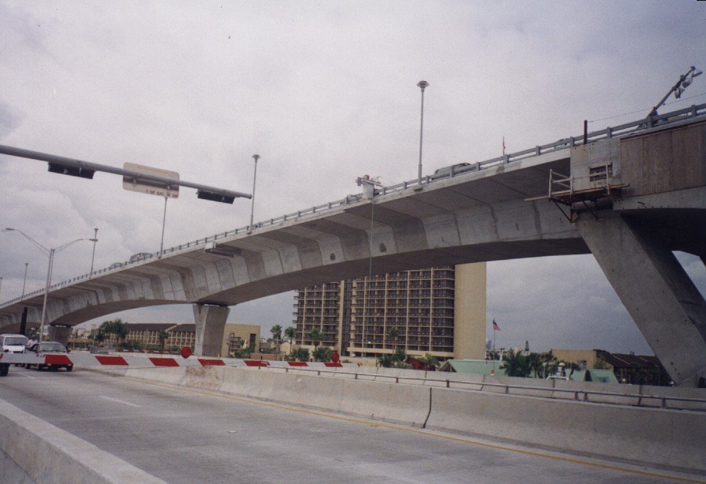 17th Street Causeway Bridge, en construction 