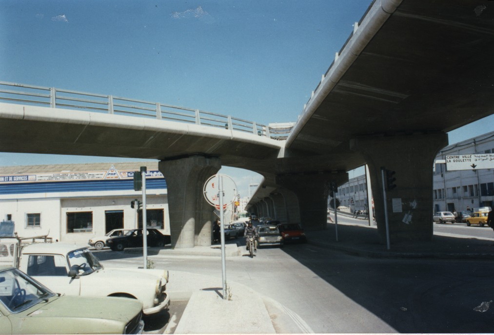 Viaduc de l'Avenue de la République à Tunis. Rocade sur Rue Moncef Bey 