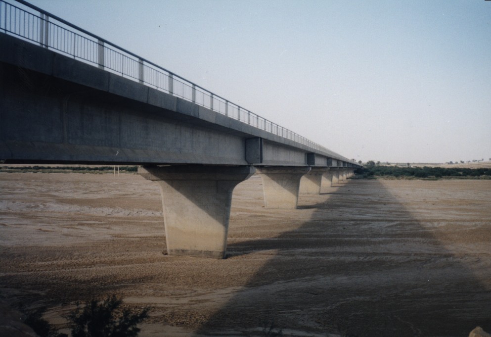 Pont sur oued Zeroud, Tunisie 