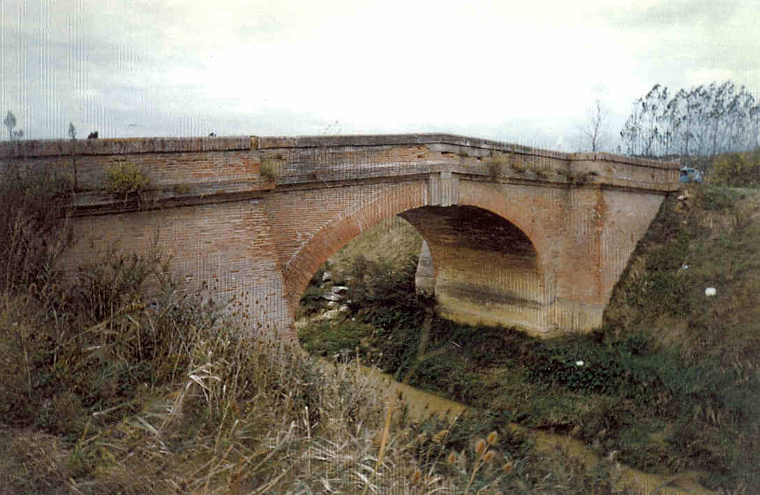 Brücke über den Hers-mort in Escalquens 