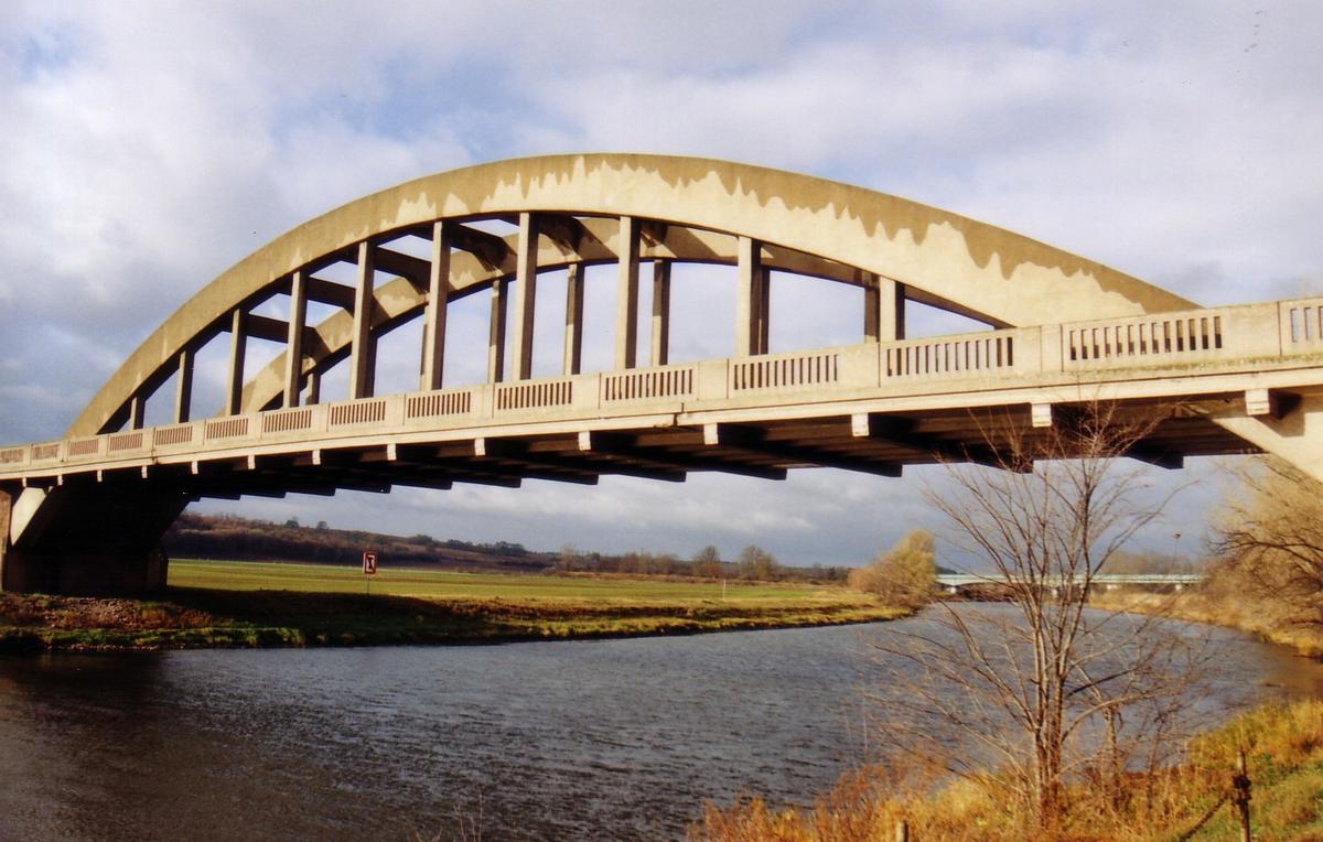 Pont sur la Saale, Könnern, Saxe-Anhalt 