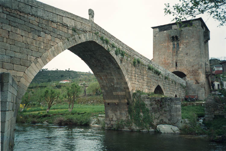 Ponte Fortificada, Ucanha 