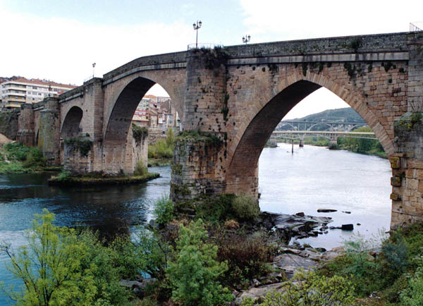 Puente Mayor de Orense (Ponte Vella) 