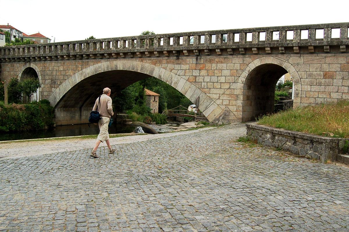 Bogenbrücke in Santo Tirso 