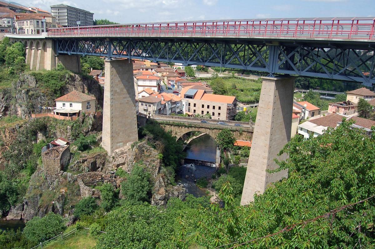Ponte Nova, or Ponte Metallica, Vila Real 
