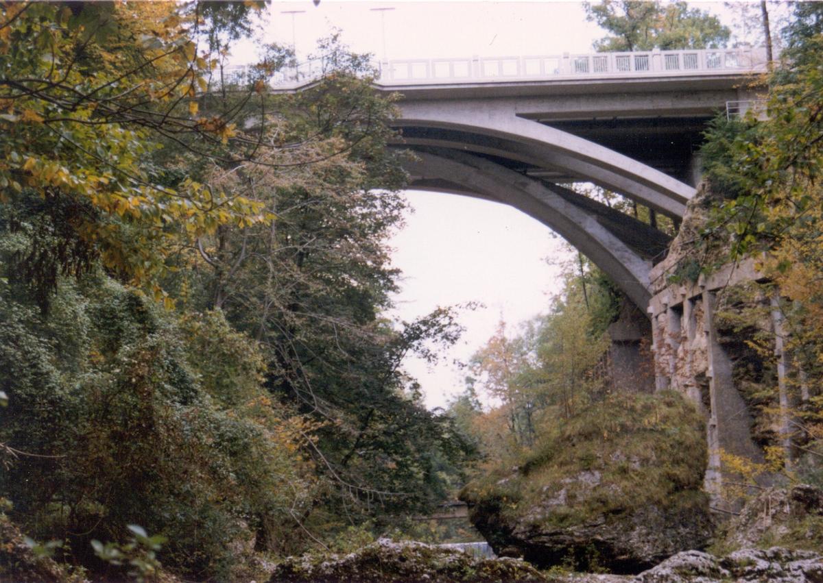 Kokra River Bridges (Kranj, 1995), two bridges built on either side of an existing arch bridge 