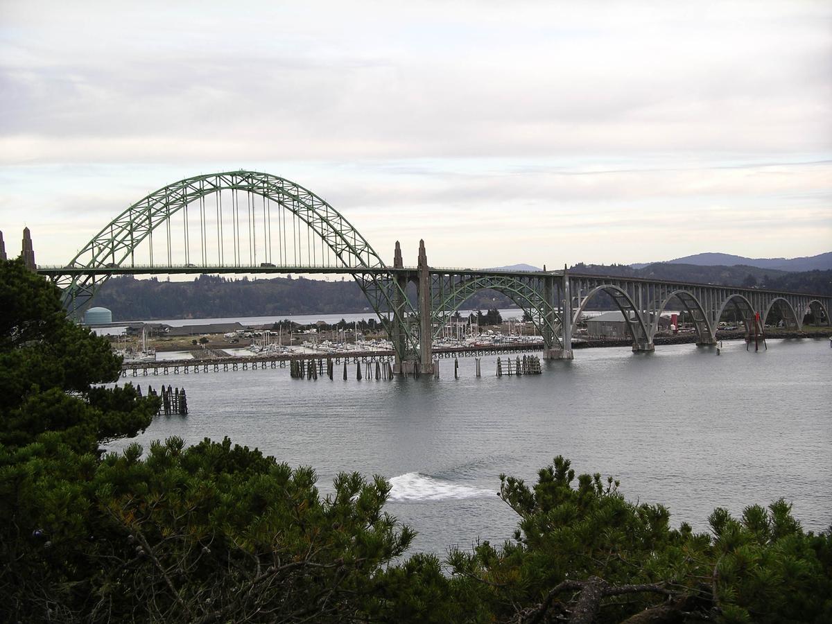 Yaquina Bay BridgeNewport, Oregon USA 