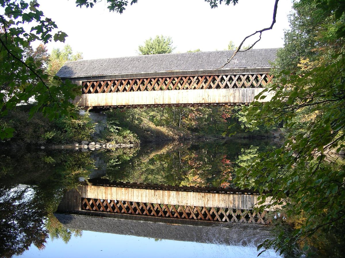Henniker Covered Bridge, Henniker, New Hampshire, USA 