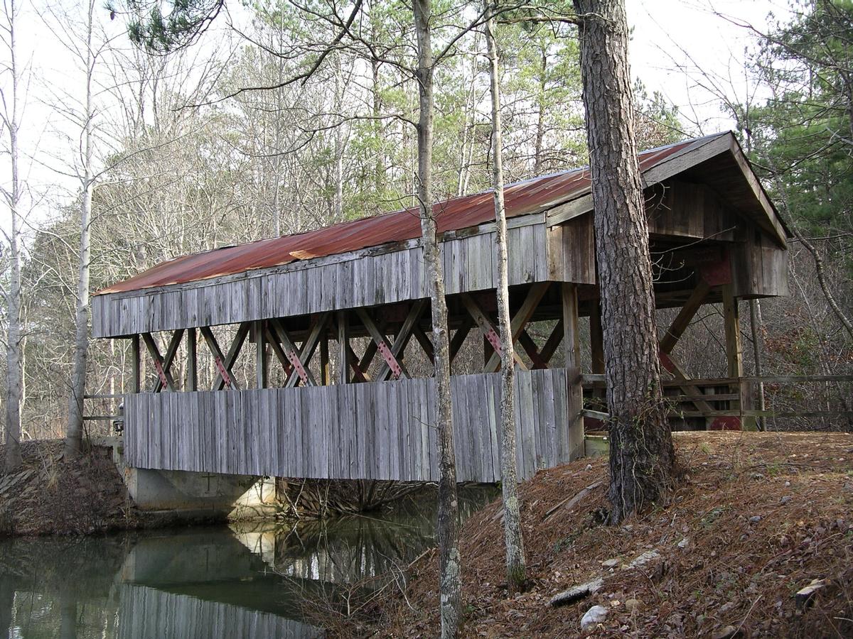 Bob Saunders Family Covered Bridge Twin Pines Resort Lake Lauralee Sterret, Alabama USA