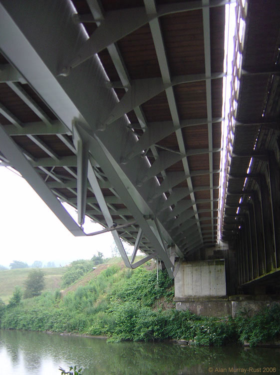RAVeL-Brücke in Thuin 