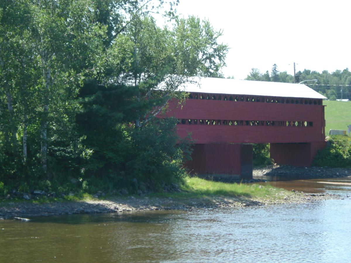 Pont de Ferme-Rouge (ouest), St-Aimé-du-Lac-des-Îles, Québec, Canada 
