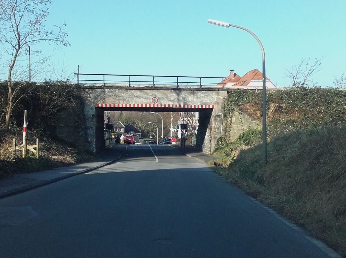 Knebuschstrasse Rail Overpass 
