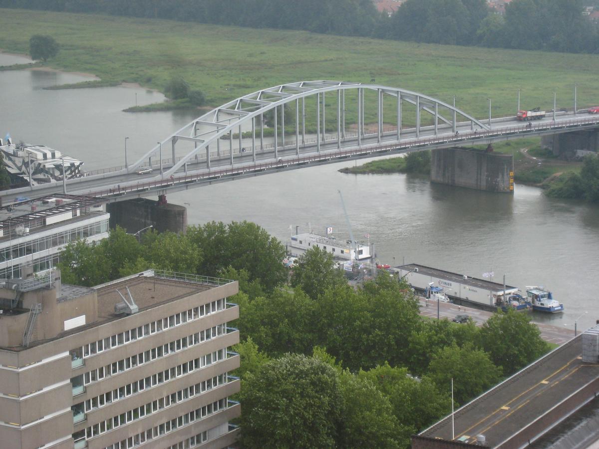 Brücke aufgenommen vom Turm der Eusebiuskirche (von Norden) 