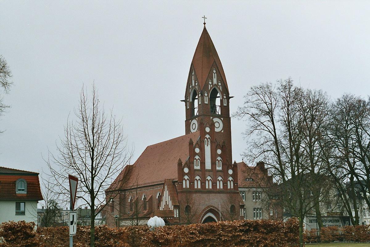 Katholischen Kirche «Rosenkranzkönigin» Demmin – Ansicht von Nordosten 