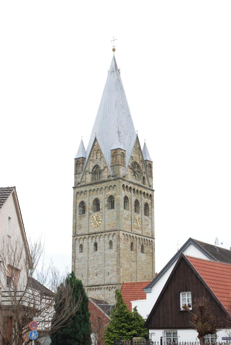 Kirchturm St. Laurentius von Südwesten 
