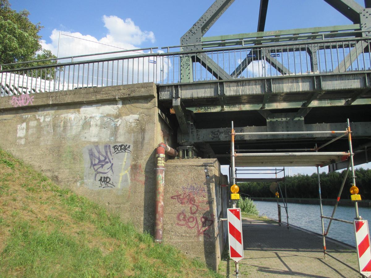 Schwieringhauser Brücke Nordöstliches Wiederlager von Nordwesten fotografiert