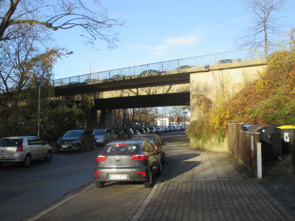 Brücke Buersche Straße Ansicht von Süden, Brückenteil über die Bahnhofstr.