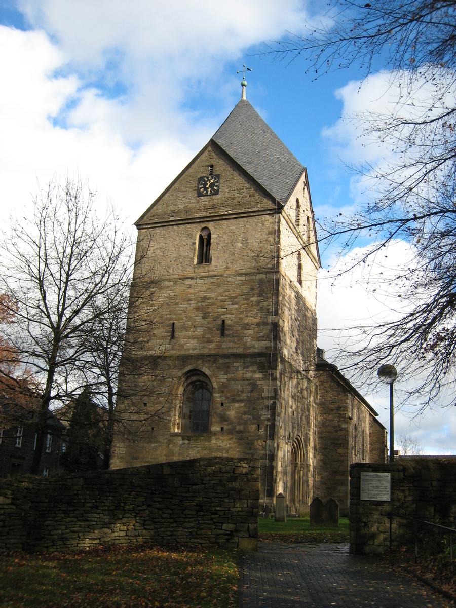 Evangelische Kirche St. Peter, Syburg; Kirchturm von Westen 