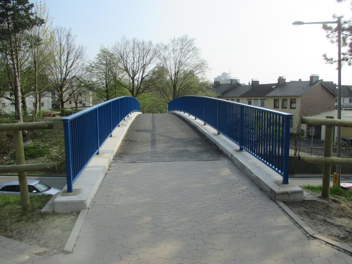 Giselastrasse Footbridge 