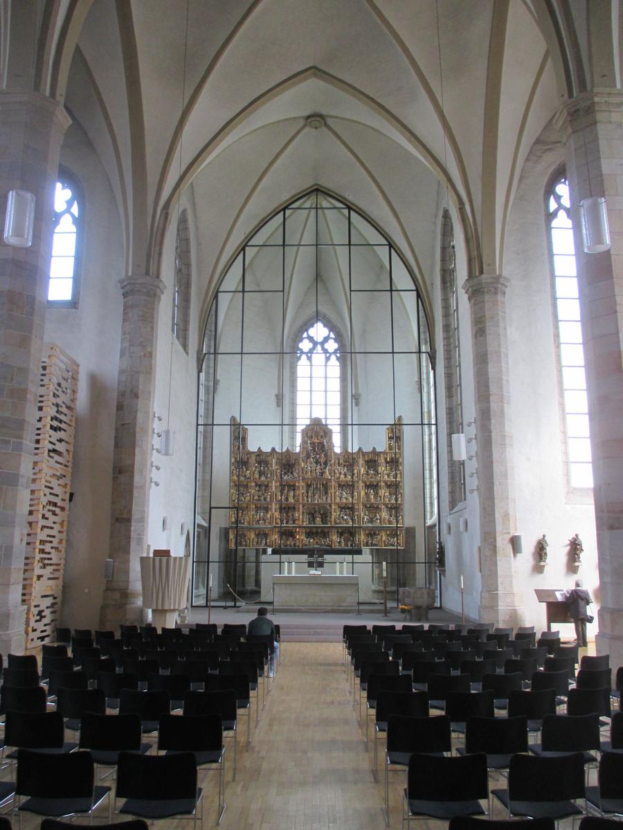Petrikirche, Dortmund Blick auf den Chor mit dem Antwerpener Schnitzaltar von 1520. Erstellt wurdeder Altar in der Werkstatt des Meister Gilles für die ehemalige Franziskanerkirche.