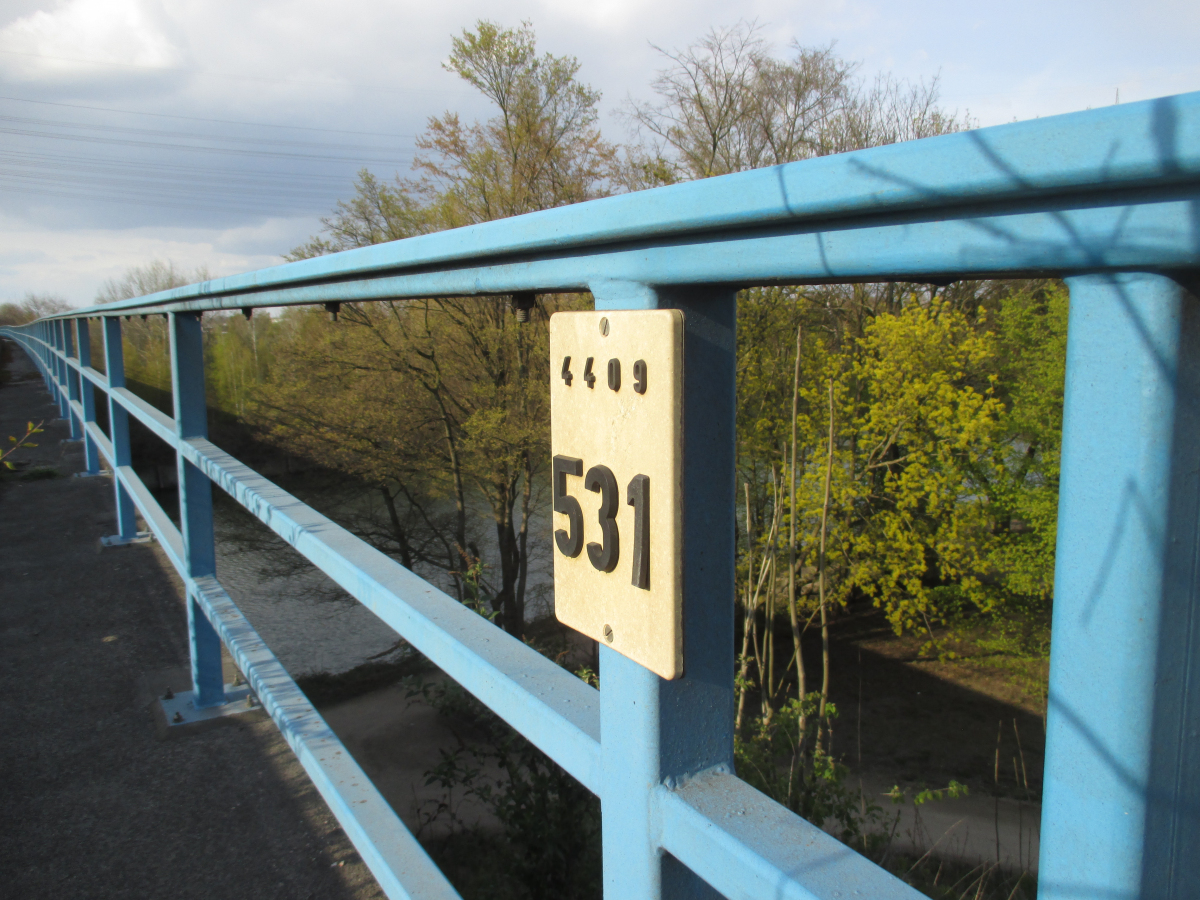 Rhein-Herne-Kanal-Brücke A 43 Brückenschild an der Südostseite
